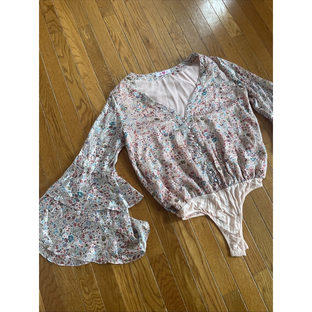Buddy Love Floral V-Neck Giant Bell Sleeve Bodysuit Boho‎ Festival Light Pink S